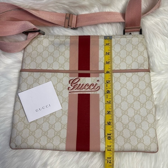 GUCCI canvass crossbody bag in pink and white - Picture 17 of 17